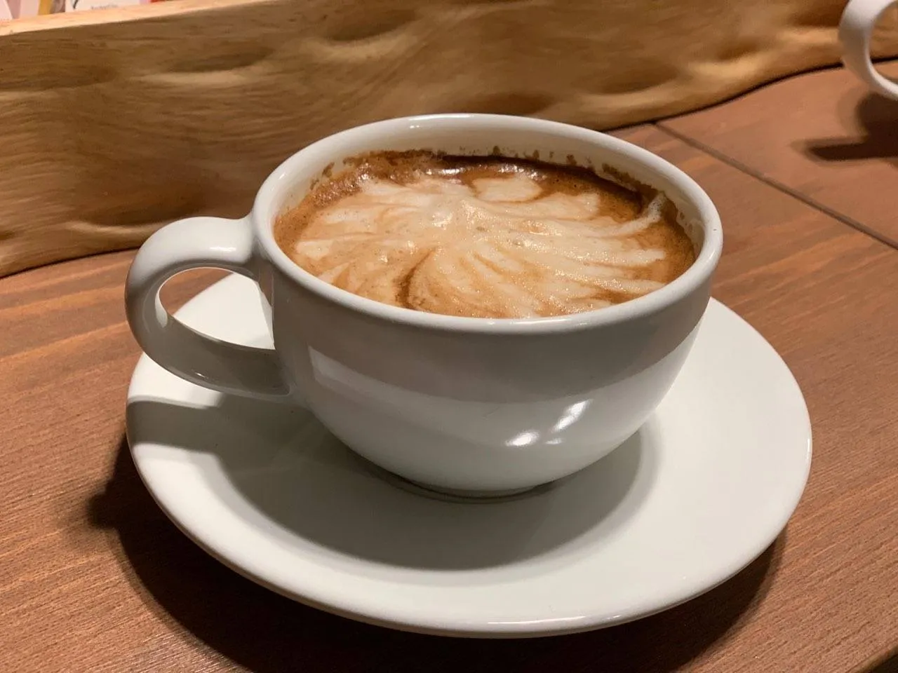 The Red Lounge Cafe - Hot Drinks - Coffees - Latte